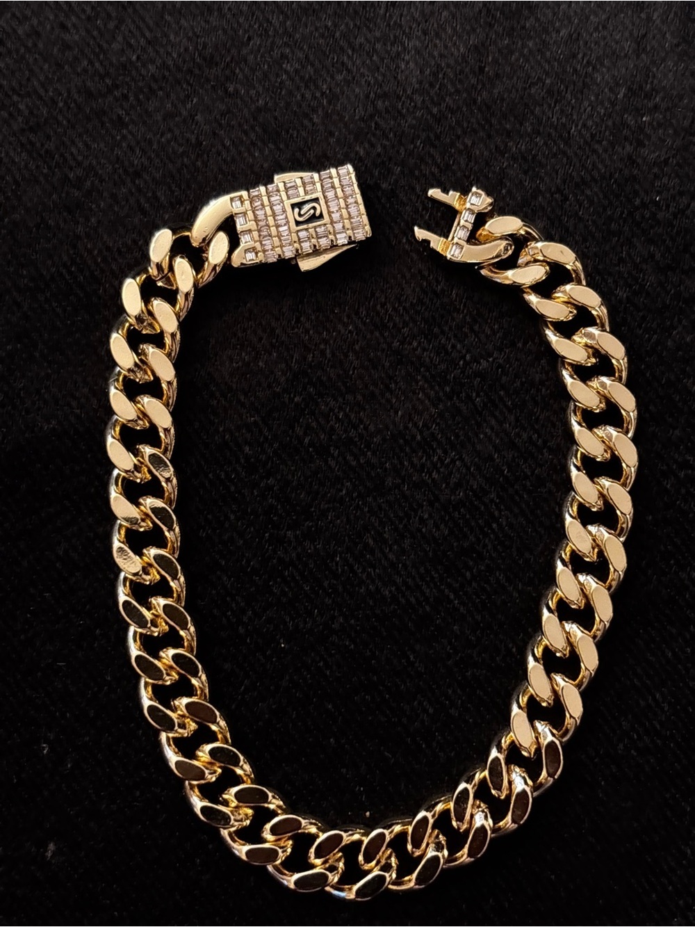 8.3mm Yellow Gold Cuban Link Bracelet 8 in. - Picture 5 of 10